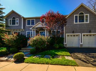 28 1st St, Rumson, NJ 07760