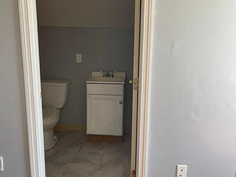 28 Cook St #3 — Photo 7