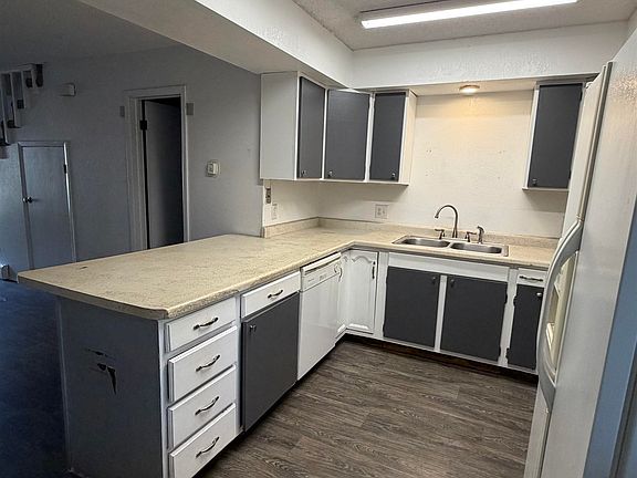 2nd image of 2150 College Pl APT 2