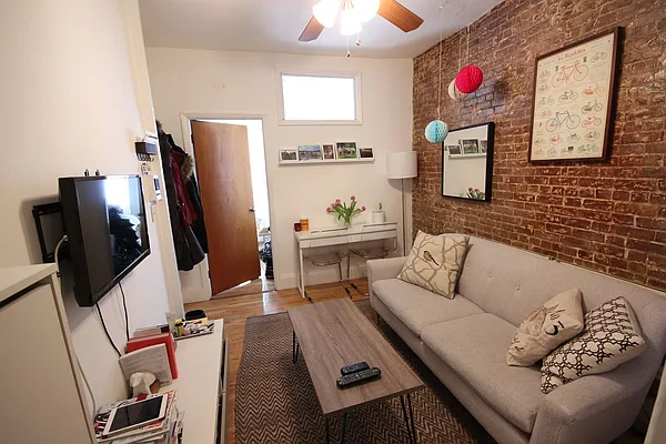 Rented by Compass | media 32