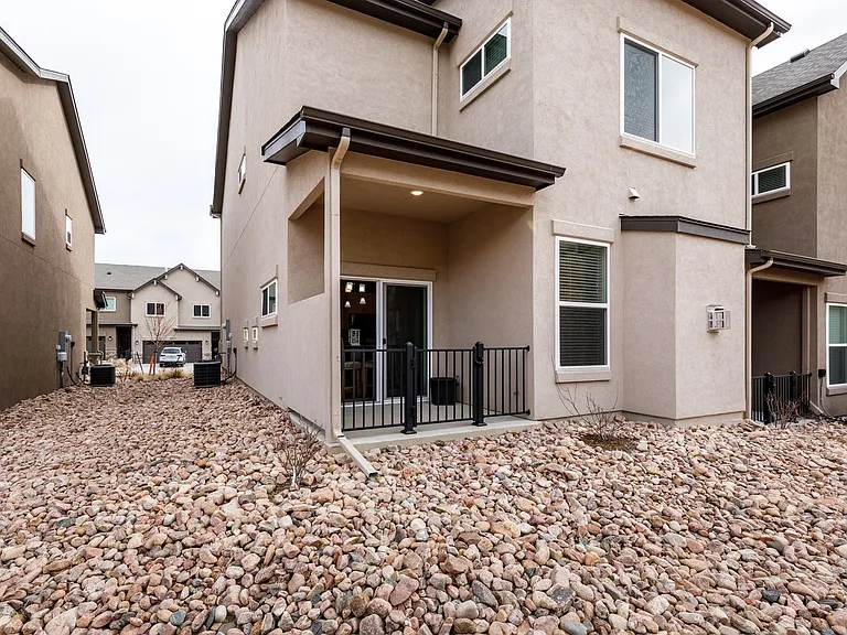5722 Villa Lorenzo Dr — Photo 32