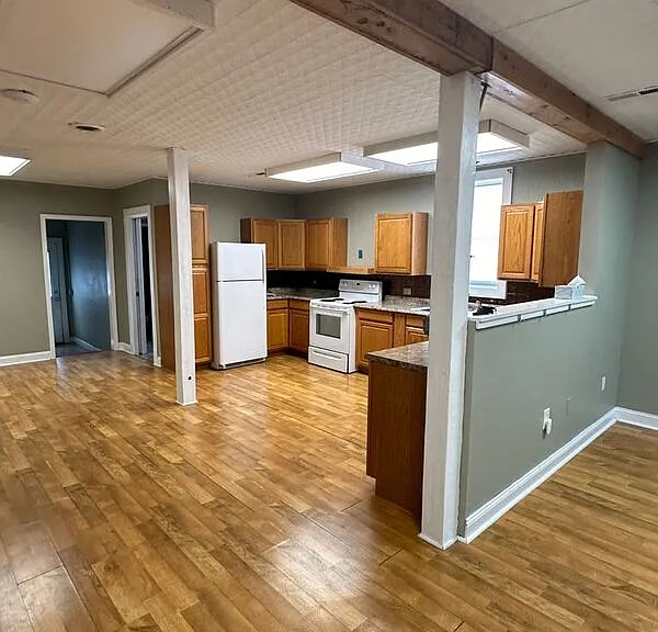 304 W Church St — Photo 1