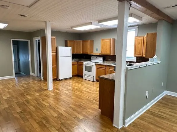 304 W Church St, Ozark, MO 65721