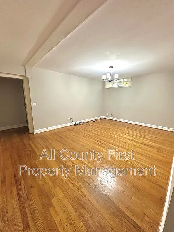 2 bed, 1.0 bath, 1200 sqft, $2,150 — Photo 3