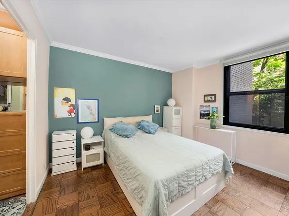 130 E 18th St APT 2P, New York, NY 10003