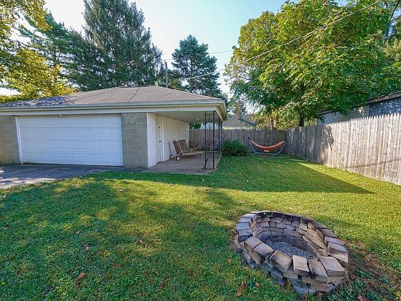 5th image of 1029 Urana Ave