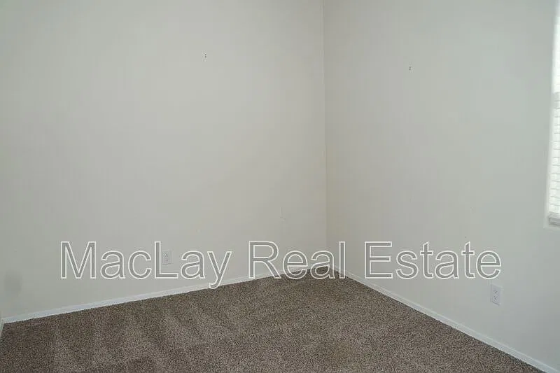 3 bed, 2.0 bath, 1866 sqft, $1,799 — Photo 4