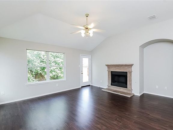 2nd image of 1844 Barton Springs Dr