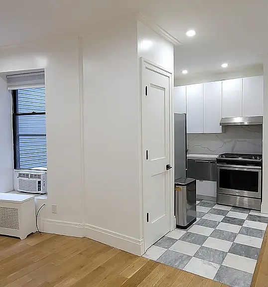 251 Pacific St #20 — Photo 2