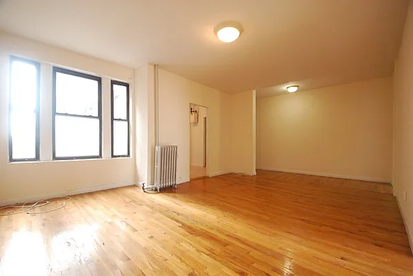 Rented by Bohemia Realty Group | media 14