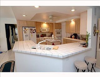 4th image of 912 Alta Oaks Dr