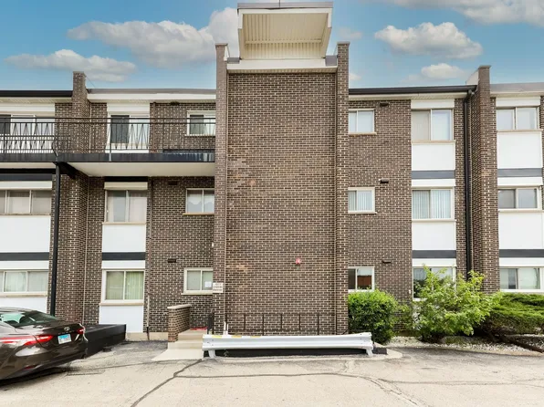 10117 Cherry Pkwy #N-1, Skokie, IL 60076