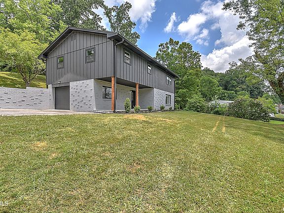 2nd image of 1091 Long Crescent Dr