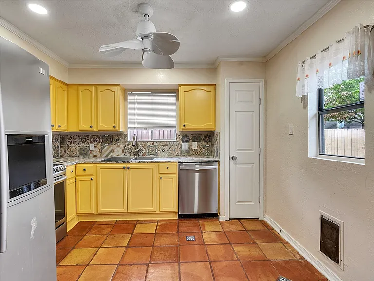 22538 Market Square Ln — Photo 19