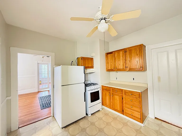 35 Kingston St #1 — Photo 2