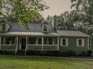 1731 Plunketts Rd, Buford, GA 30519