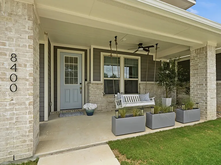 8400 Ausblick Ave — Photo 5