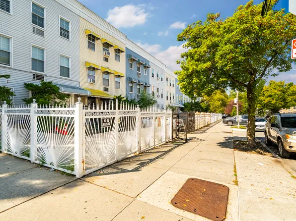 142 West 175th Street image 2 of 38