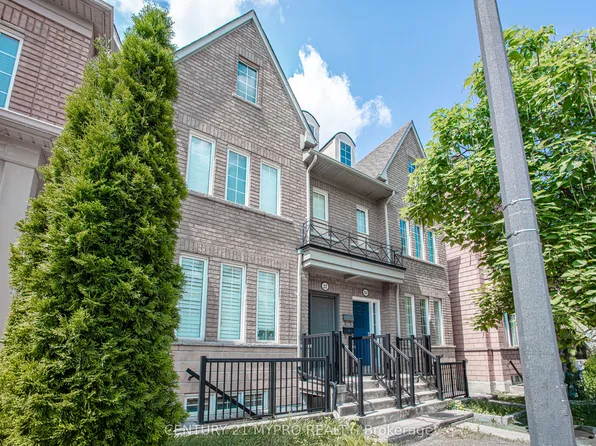 22 Mansur Ter, Toronto, ON M3J 3R1