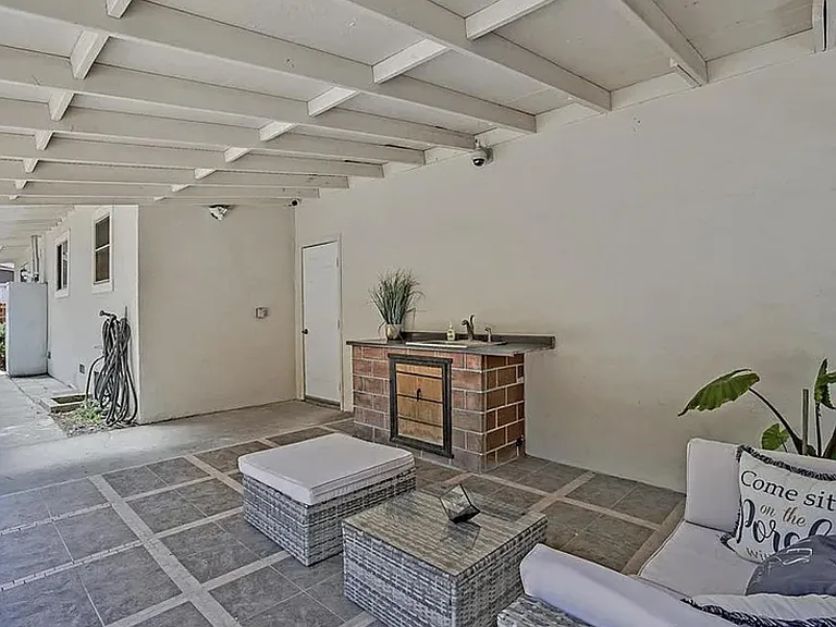 632 Shaddick Dr — Photo 12