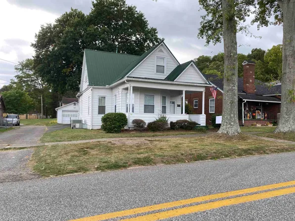 1432 Smith St, Milton, WV 25541
