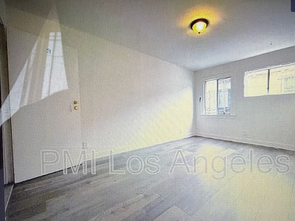 2nd image of 1139 E 68th St