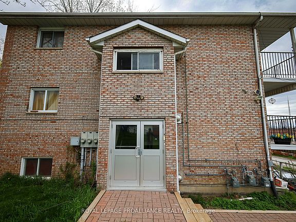 2nd image of 60 Wallbridge Cres