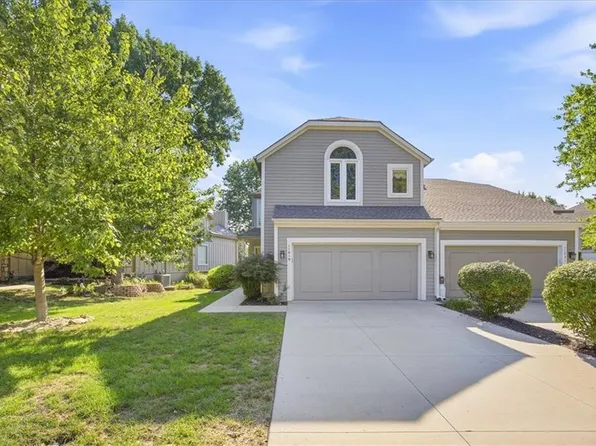 11919 Mackey St, Overland Park, KS 66213