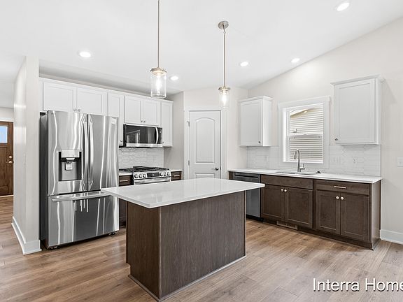 3rd image of 1571 N Village Cir