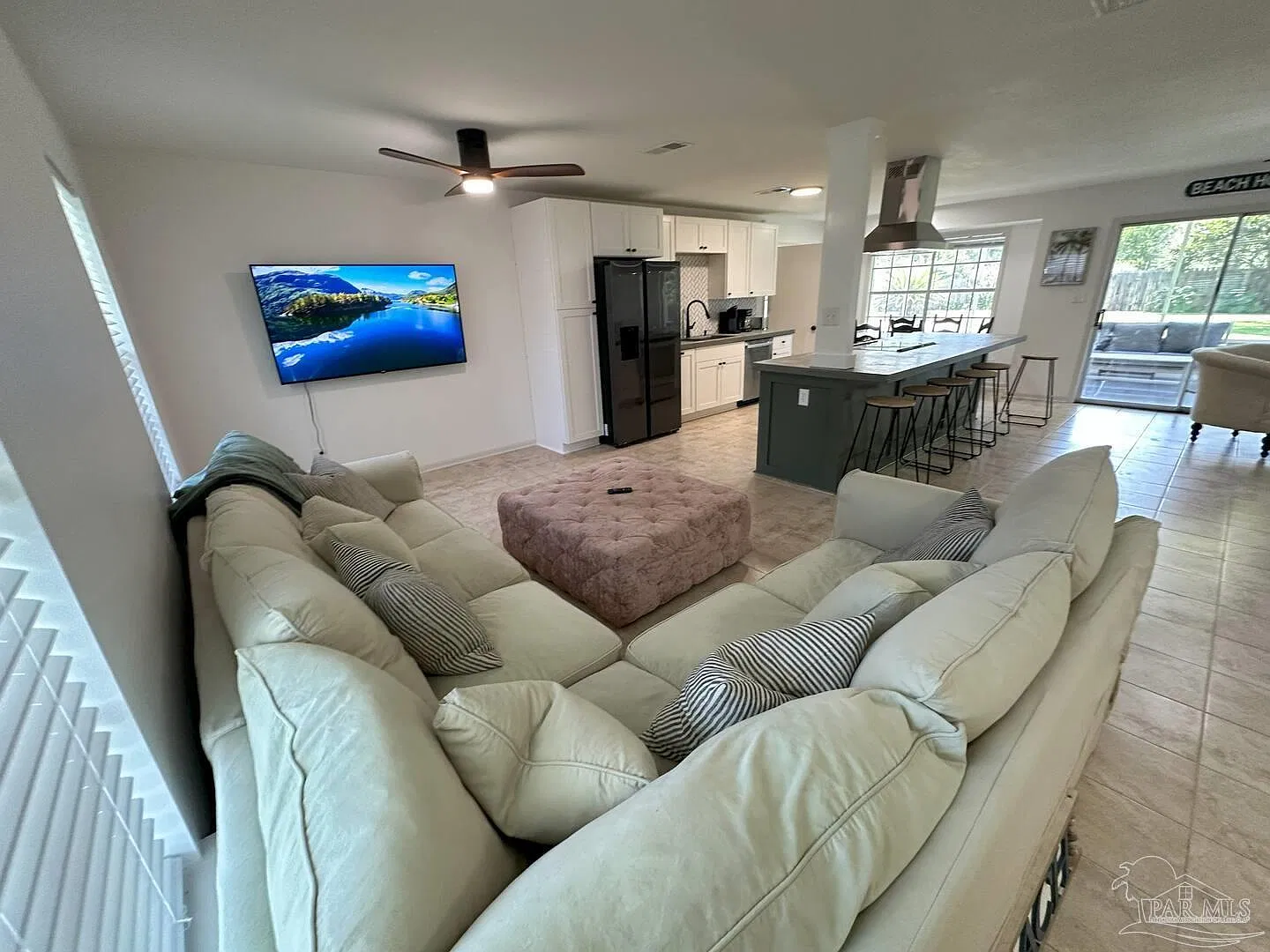 3 bed, 2.0 bath, 1502 sqft, $2,850 — Photo 4