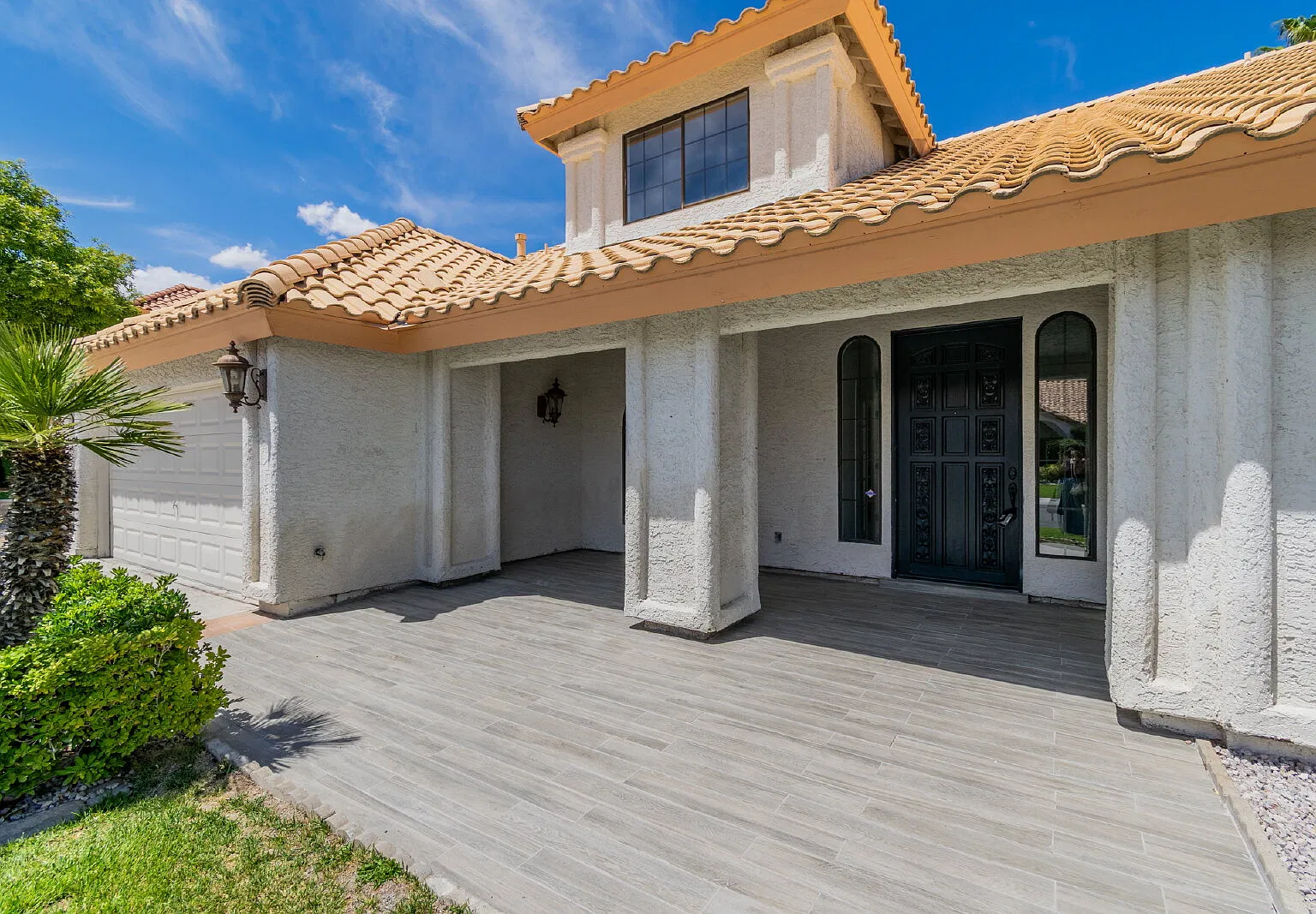 5 bed, 3.0 bath, 3389 sqft, $4,500 — Photo 2
