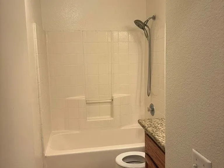 11511 Bay Meadows Ln — Photo 16