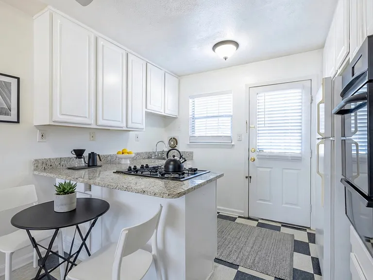 Peachtree Hills Court | Where Atlanta's Energy Meets Timeless Charm — Photo 105