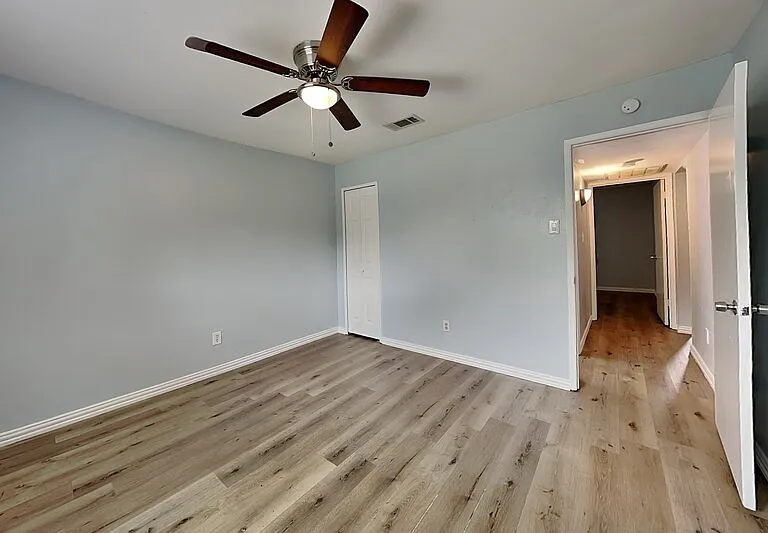 1913 Briarwood Dr — Photo 9