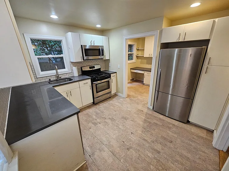 8815 Ravenna Ave NE — Photo 4