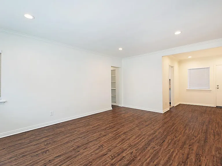 4033 Wilson Ave — Photo 7