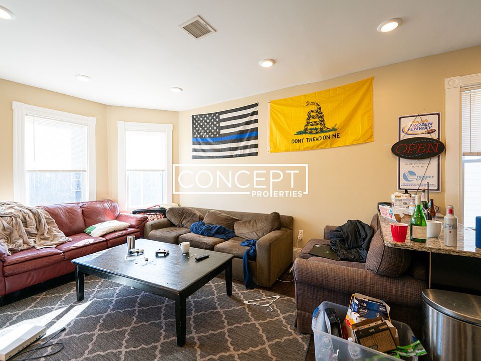 1st image of 11 Carmel St #2