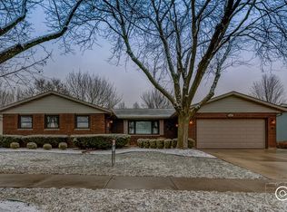 653 Emmert Dr, Sycamore, IL 60178