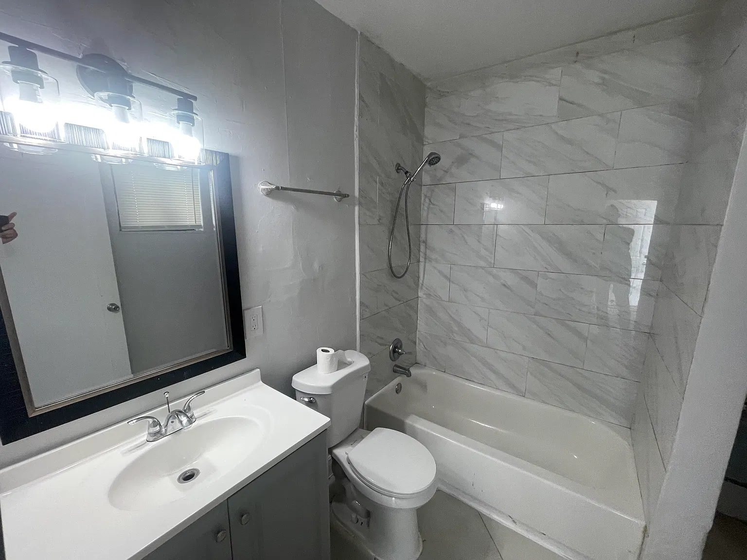 2 bed, 1.0 bath, 650 sqft, $1,600 — Photo 3