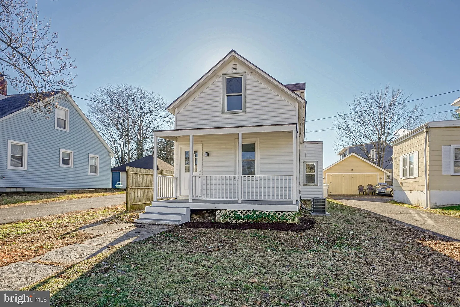 809 E Grape St photo 1