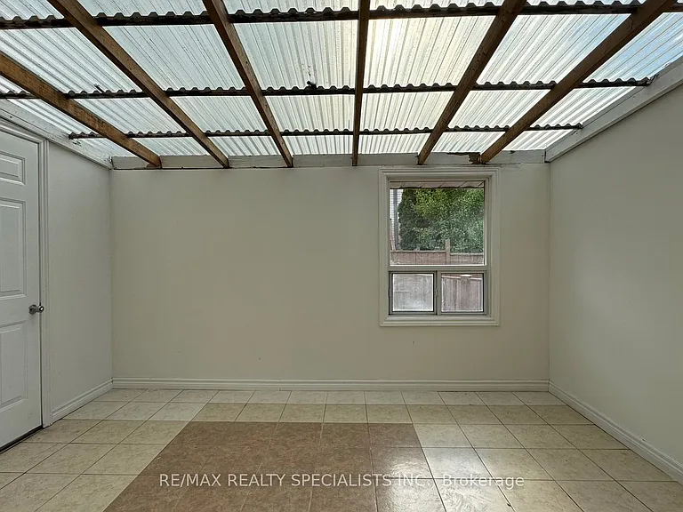 505 Bridlewreath Ct #UPPER LVL — Photo 45