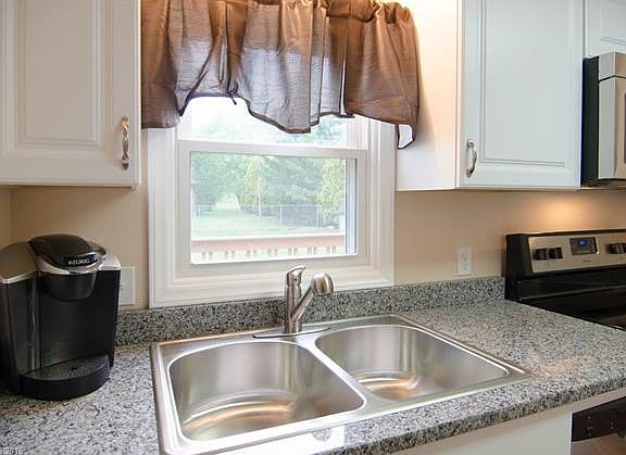 5th image of 45 E Sugar Maple Dr