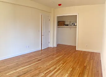 Rented by Roberto Guilbet, LREB