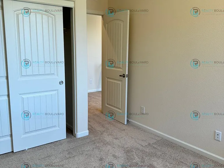 1011 Middle Gate Rd — Photo 6