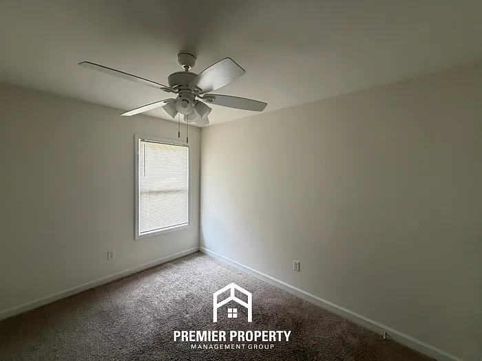 208 Bradford Cir — Photo 12