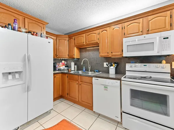 1320 Riverside Circle, Wellington, FL 33414