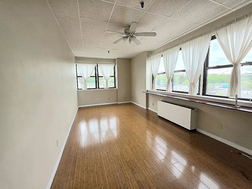 1st image of 222 25th St #514