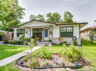 477 W Nacogdoches St, New Braunfels, TX 78130