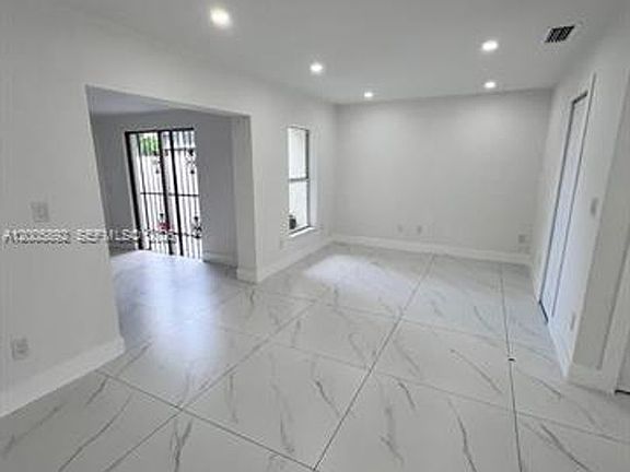 3rd image of 3632 SW 112th Ave #6-3
