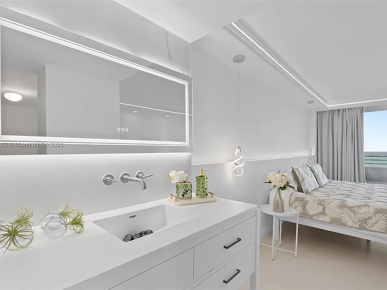 5555 Collins Ave #6L — Photo 12